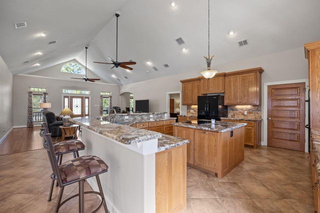 3998 County Road 612, Angleton, TX 77515