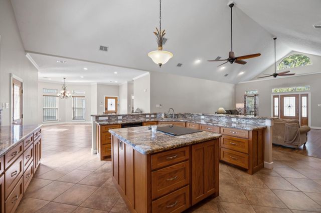 3998 County Road 612, Angleton, TX 77515