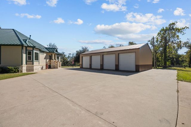 3998 County Road 612, Angleton, TX 77515