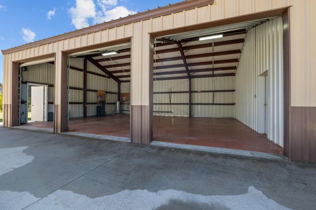 3998 County Road 612, Angleton, TX 77515