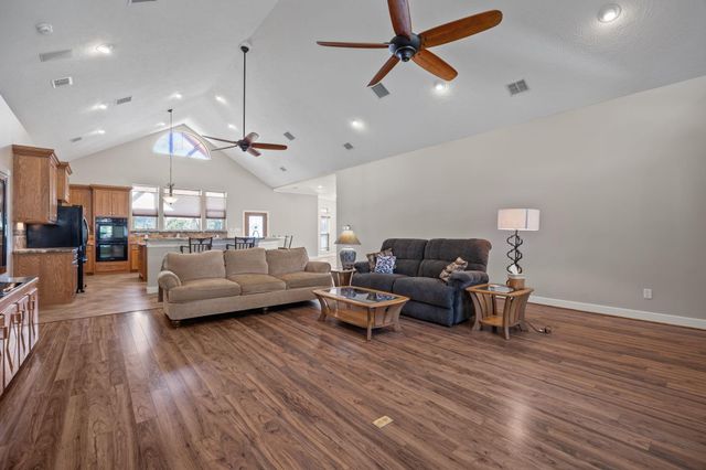 3998 County Road 612, Angleton, TX 77515