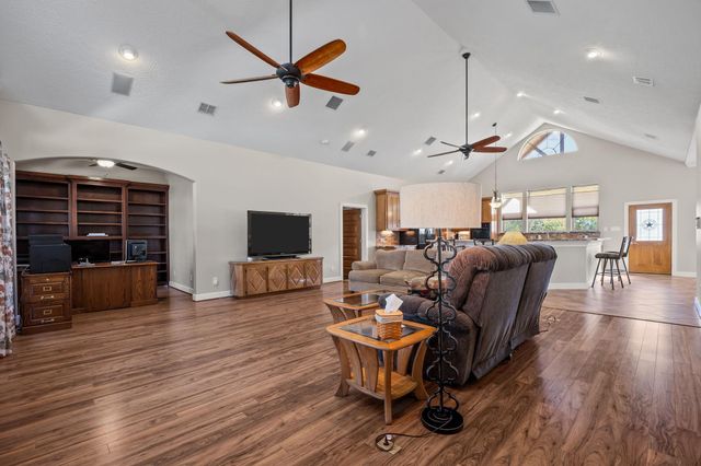 3998 County Road 612, Angleton, TX 77515