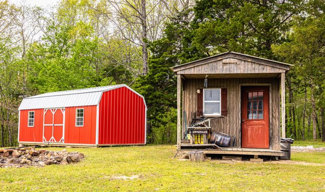 772 Salmon Branch Rd, Erin, TN 37061