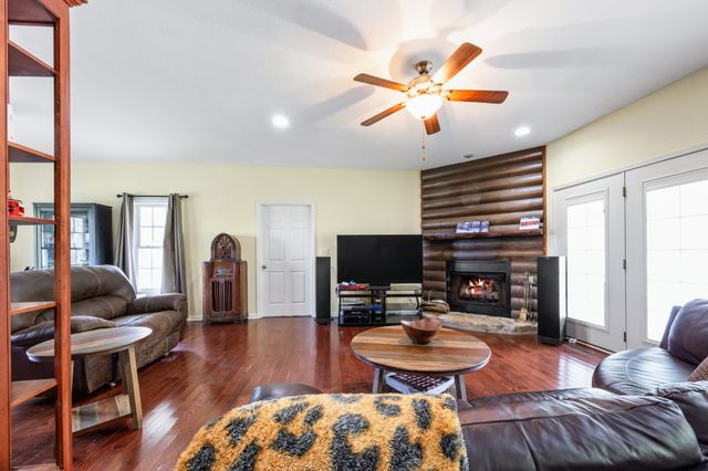 772 Salmon Branch Rd, Erin, TN 37061