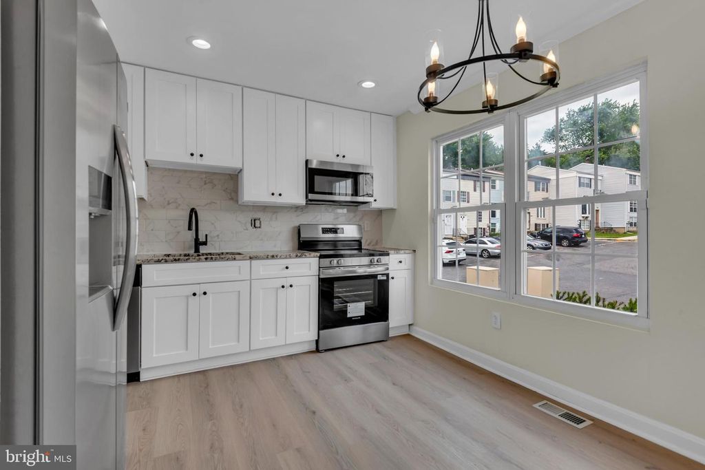 Image 4 of property listing at 1 BOHN COURT, Rosedale, MD 21237
