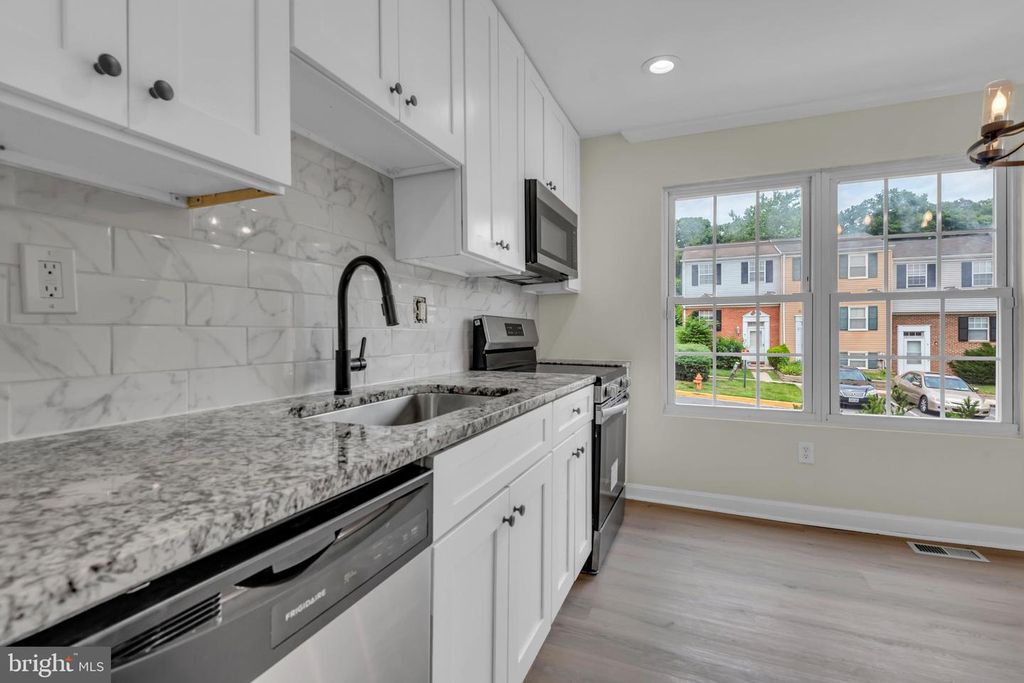 Image 9 of property listing at 1 BOHN COURT, Rosedale, MD 21237