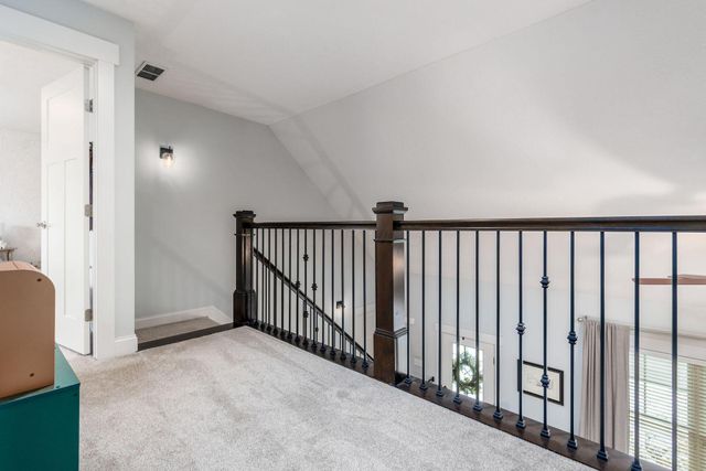 35 E Pawnee Drive, Powell, OH 43065