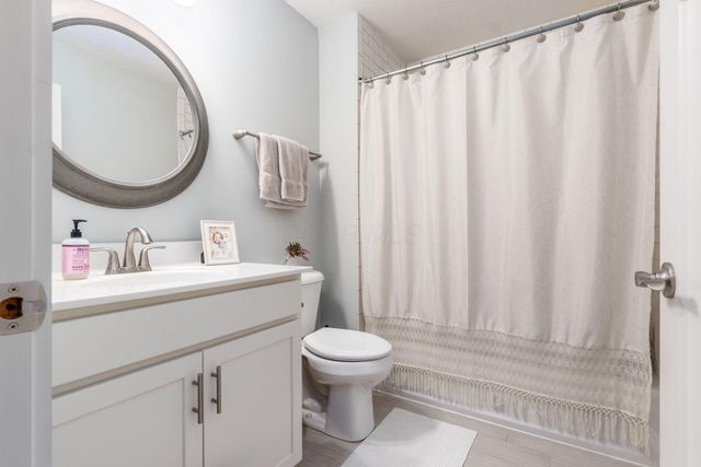 35 E Pawnee Drive, Powell, OH 43065