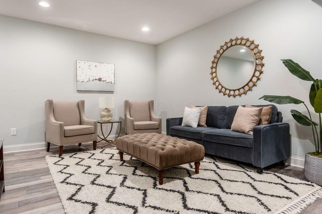 35 E Pawnee Drive, Powell, OH 43065