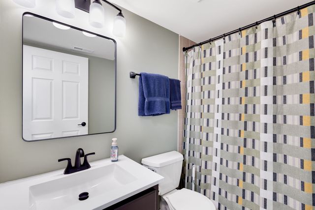 7025 Heritage Circle 1B, Orland Park, IL 60462
