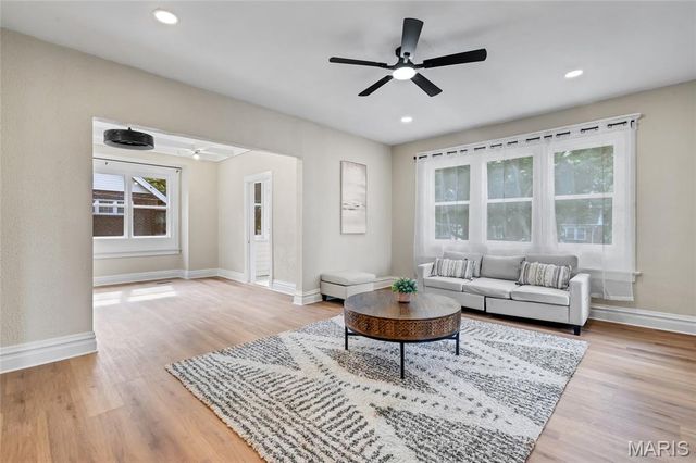 9119 Shelley Avenue, Overland, MO 63114