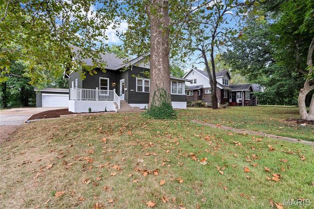 9119 Shelley Avenue, Overland, MO 63114