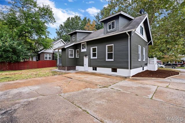 9119 Shelley Avenue, Overland, MO 63114
