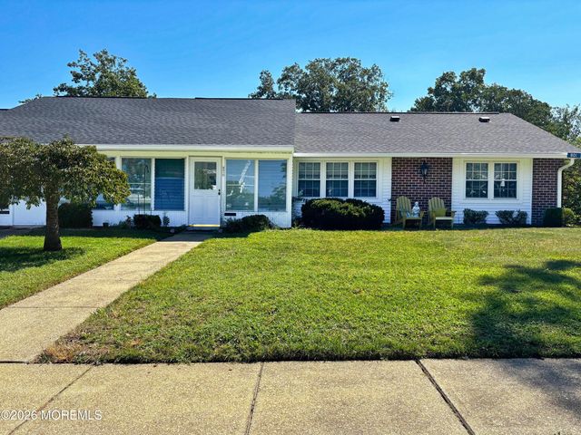 801D Balmoral Court, Lakewood, NJ 08701