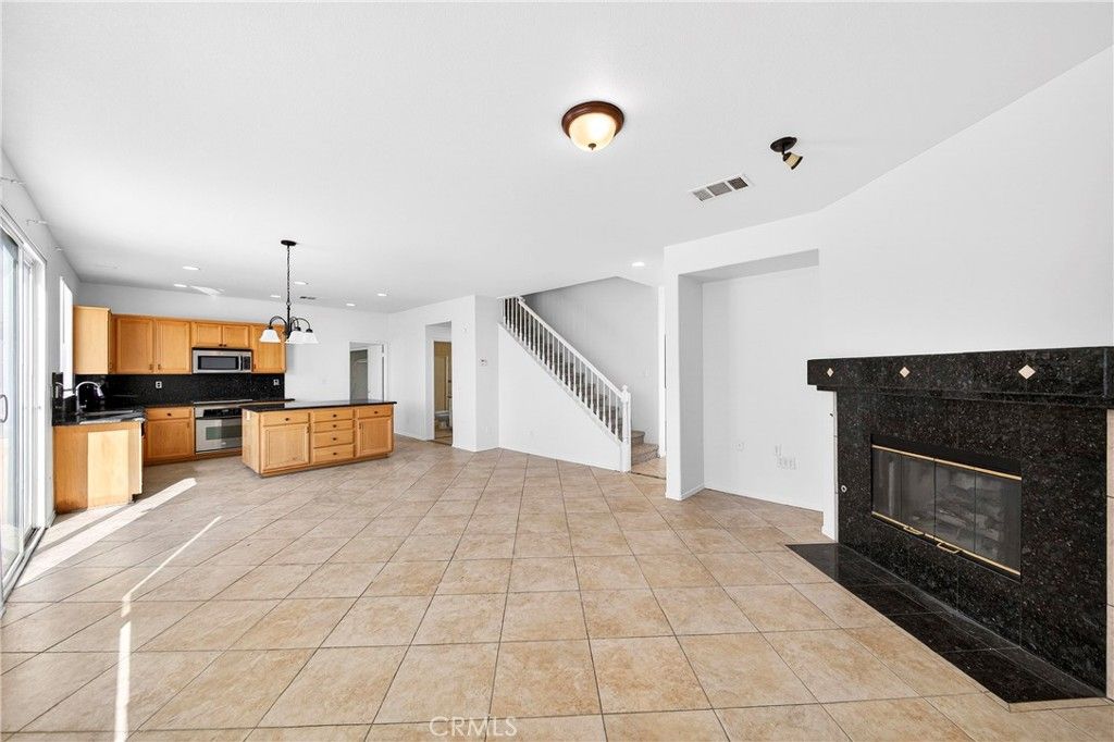 Image 11 of property listing at 13689 Buena Vista, Hesperia, CA 92344