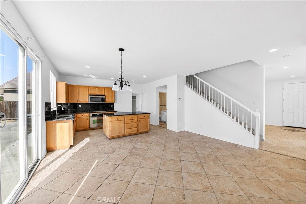 Image 12 of property listing at 13689 Buena Vista, Hesperia, CA 92344