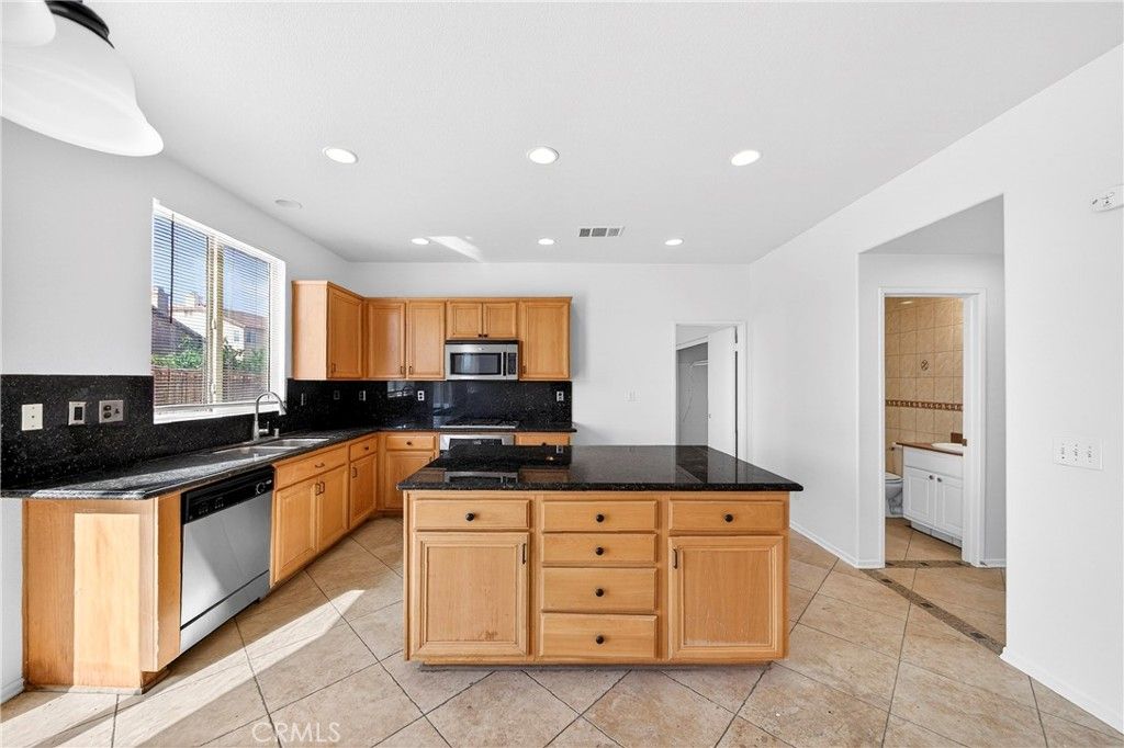 Image 13 of property listing at 13689 Buena Vista, Hesperia, CA 92344