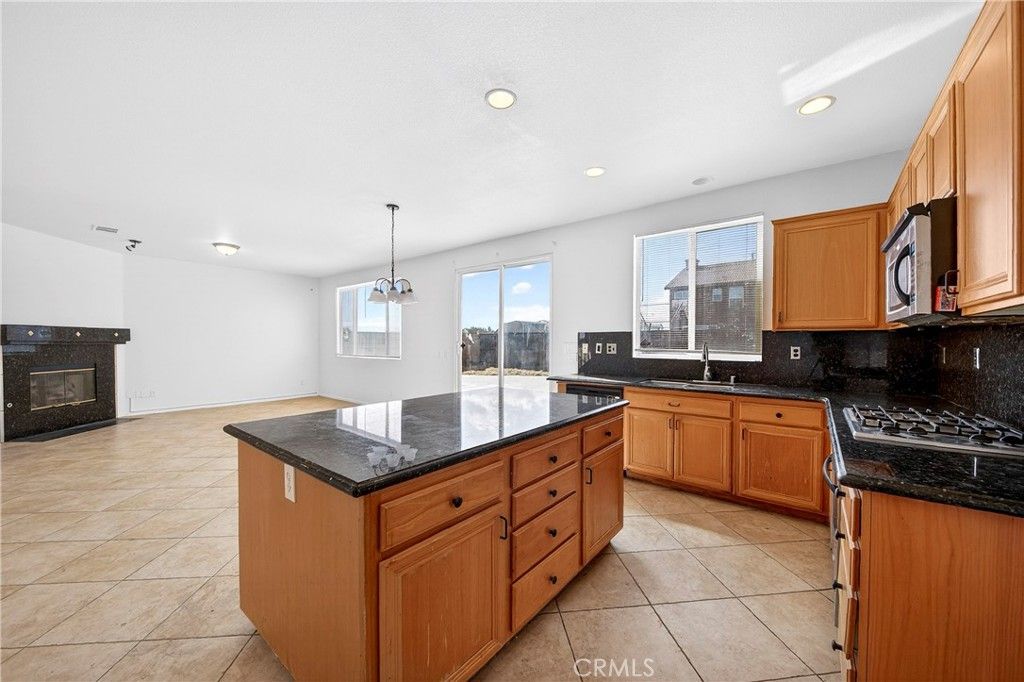 Image 15 of property listing at 13689 Buena Vista, Hesperia, CA 92344