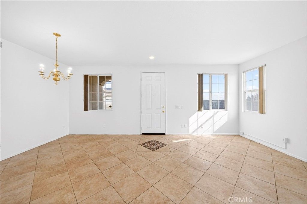 Image 19 of property listing at 13689 Buena Vista, Hesperia, CA 92344