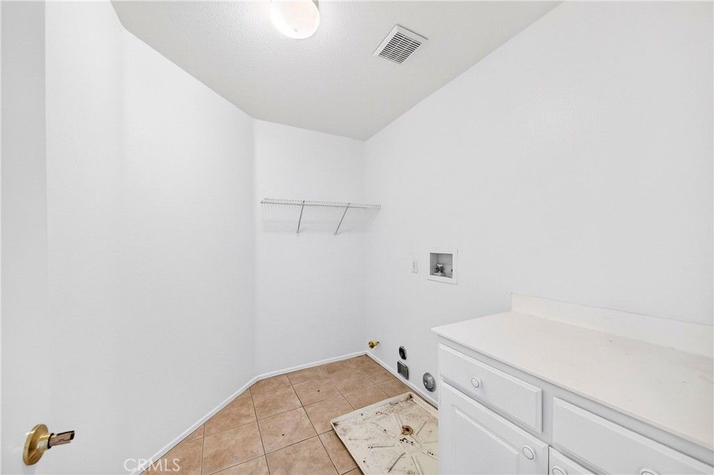 Image 26 of property listing at 13689 Buena Vista, Hesperia, CA 92344