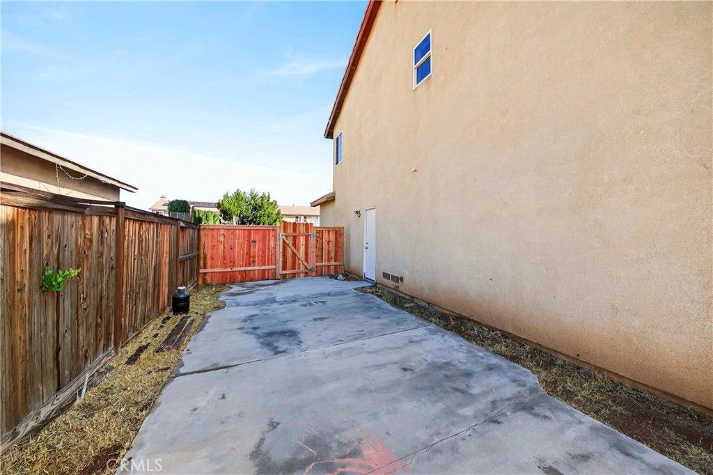 Image 46 of property listing at 13689 Buena Vista, Hesperia, CA 92344