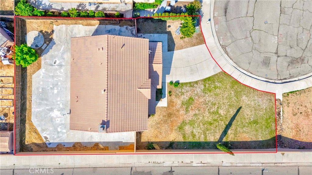 Image 5 of property listing at 13689 Buena Vista, Hesperia, CA 92344