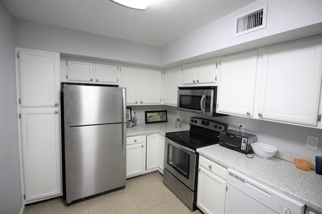 3170 LEEWOOD Terrace L111, Boca Raton, FL 33431
