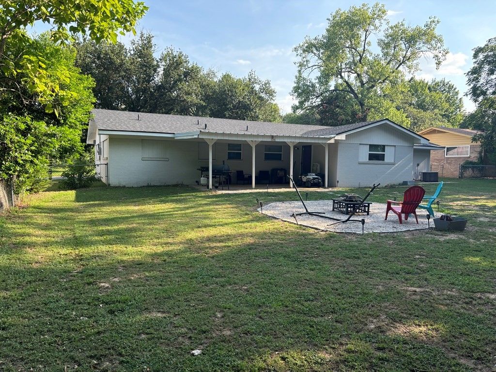 514 Ravenwood Drive, Athens, TX 75751