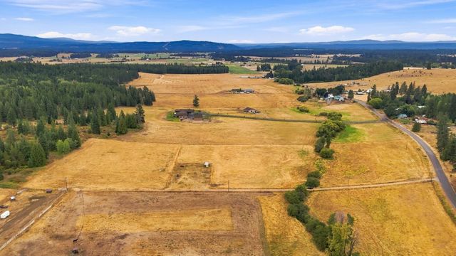 2702 Allen Rd, Elk, WA 99009 property photo