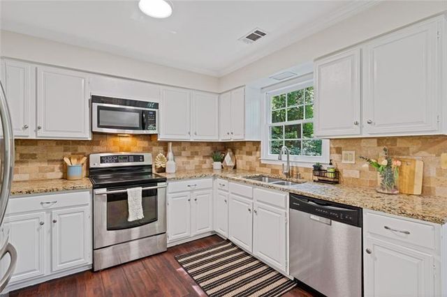 3752 Frederica Road NW, Berkeley Lake, GA 30096