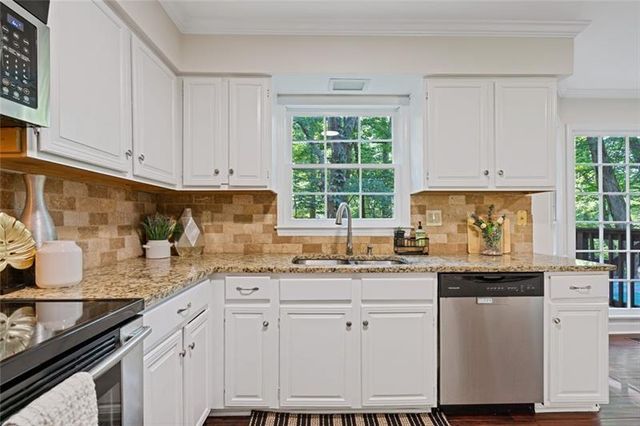 3752 Frederica Road NW, Berkeley Lake, GA 30096
