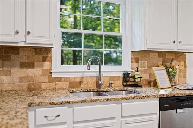 3752 Frederica Road NW, Berkeley Lake, GA 30096