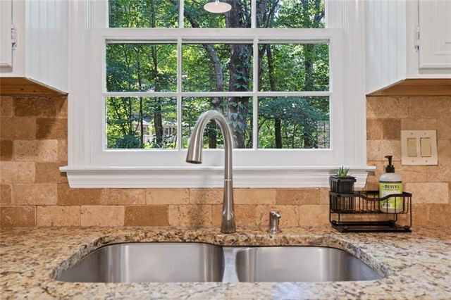 3752 Frederica Road NW, Berkeley Lake, GA 30096