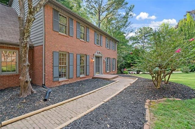 3752 Frederica Road NW, Berkeley Lake, GA 30096