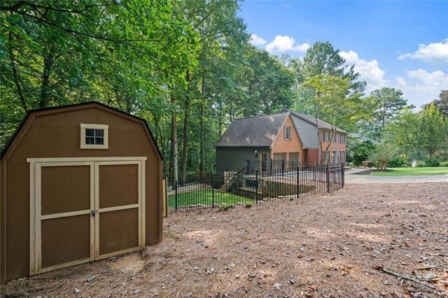 3752 Frederica Road NW, Berkeley Lake, GA 30096