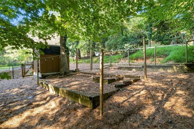 3752 Frederica Road NW, Berkeley Lake, GA 30096