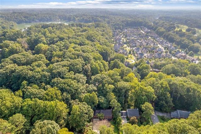 3752 Frederica Road NW, Berkeley Lake, GA 30096