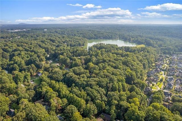 3752 Frederica Road NW, Berkeley Lake, GA 30096