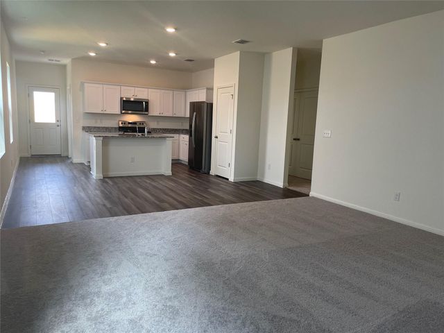 501 Redfish LN, Hutto, TX 78634