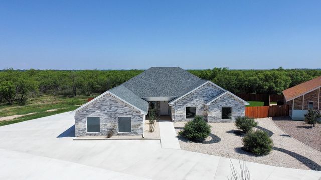5202 Riviera Lane, San Angelo, TX 76904