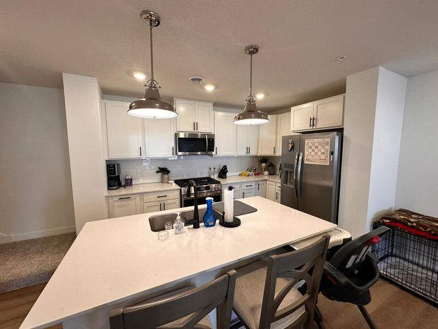5277 Long Pointe Pass, Woodbury, MN 55129