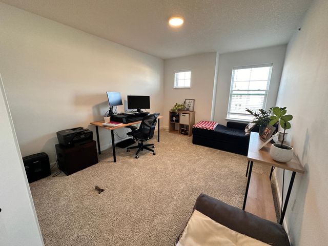 5277 Long Pointe Pass, Woodbury, MN 55129