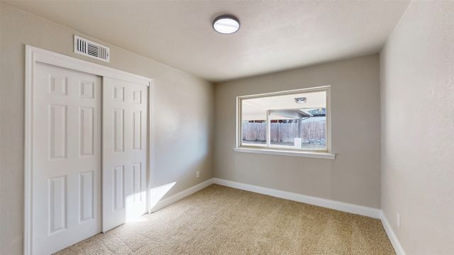 5009 Roxie Street, Haltom City, TX 76117