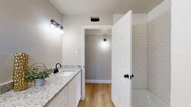 5009 Roxie Street, Haltom City, TX 76117