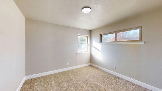 5009 Roxie Street, Haltom City, TX 76117