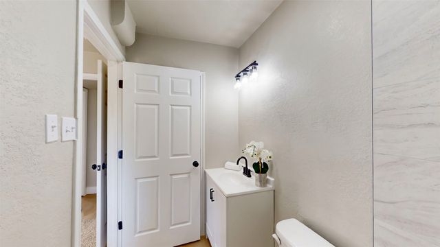 5009 Roxie Street, Haltom City, TX 76117