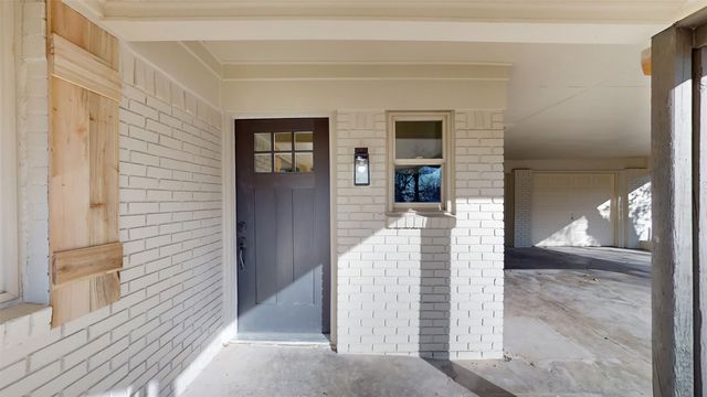 5009 Roxie Street, Haltom City, TX 76117
