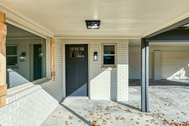 5009 Roxie Street, Haltom City, TX 76117