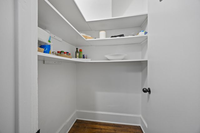 2148 W Belle Plaine Avenue 1, Chicago, IL 60618