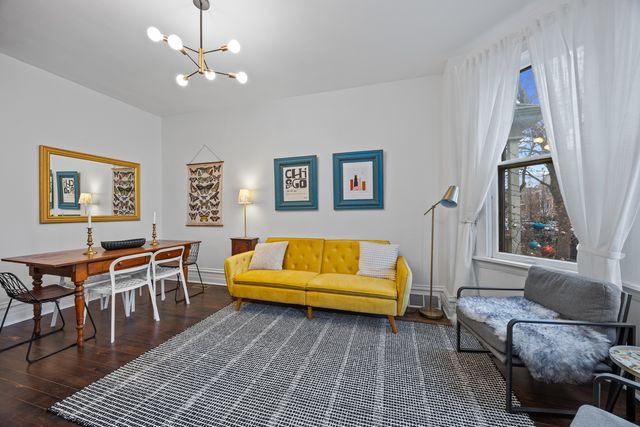 2148 W Belle Plaine Avenue 1, Chicago, IL 60618